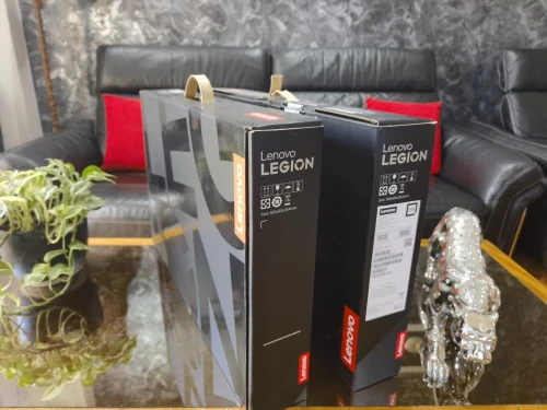[VENDU] LENOVO LEGION PRO 7i - Ultra 9 275HX - RTX 5090 24Go - Écran 16" Oled QHD+ 240Hz - RAM 32Go-SSD 2To