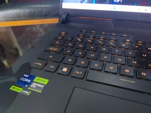 ASUS ROG STRIX SCAR 18 - i9 14900HX- RTX 4080 - Écran 18" Mini-LED QHD+ 240Hz - RAM 32Go - SSD 1TB