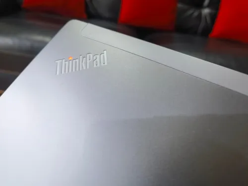 [VENDU] LENOVO THINKPAD P16 Gen 2 - i9-13980HX-RTX 2000 Ada 8Go-Écran 16" QHD 165Hz-RAM 32Go-SSD 1TB