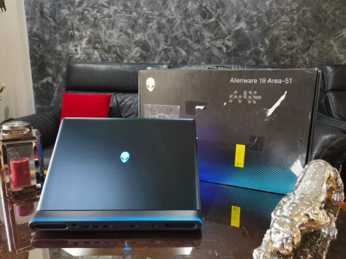 ALIENWARE 18 AREA 51 - Intel Core Ultra 9 275HX-RTX 5080 12Go -Écran 18" QHD+ 300Hz-RAM 32Go -SSD 1T