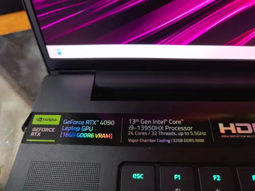 [VENDU] RAZER BLADE 18 - Intel i9-13950HX - RTX 4090 - Écran 18" QHD 240Hz -RAM 64Go 5600MHz-SSD 2TB