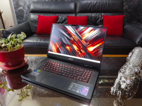 [VENDU]MSI TITAN GT 77 - i9-13980HX - RTX 4090 16Go- ÉCRAN Mini-Led 17.3" 4k 144Hz -SSD 4To-RAM 64Go