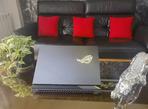 ASUS STRIX G16 - AMD Ryzen 9 9955HX - RTX 5070 Ti 12Go - Écran 16" QHD+ 240Hz - RAM 32Go - SSD 2To