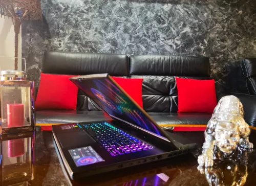 [VENDU]MSI TITAN GT 77  - i9-13980HX - RTX 4080 16Go-ÉCRAN Mini-Led 17.3" 4k 144Hz -SSD 2TB-RAM 64Go