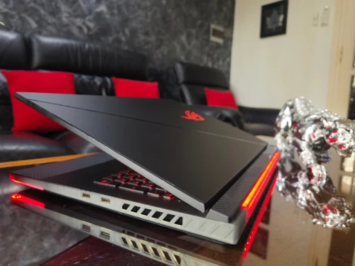 [VENDU] ASUS ROG STRIX G18 - i9 14900HX-RTX 4080 12Go-Écran 18" Mini-LED QHD+ 240Hz-RAM 32Go-SSD 1TB