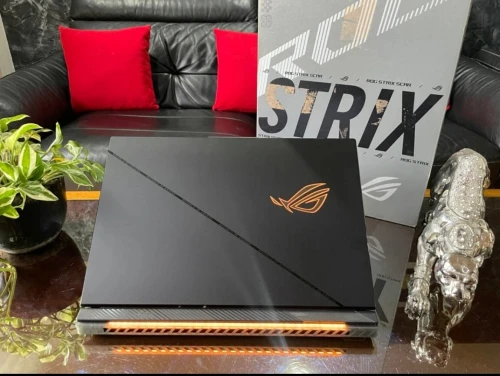 ASUS ROG STRIX SCAR 18 - i9 14900HX- RTX 4080 - Écran 18" Mini-LED QHD+ 240Hz - RAM 32Go - SSD 1TB