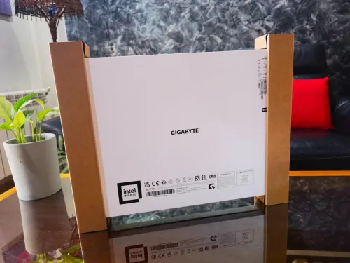 [VENDU] GIGABYTE AERO 16 - Intel  i7-13700H - RTX 4060 8 Go - Écran 16" Oled 4k - RAM 16Go - SSD 1TB