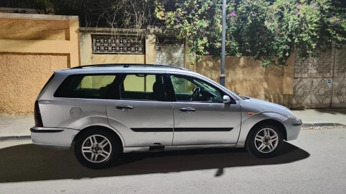 Ford Focus 4 portes 2001 Focus 4 portes