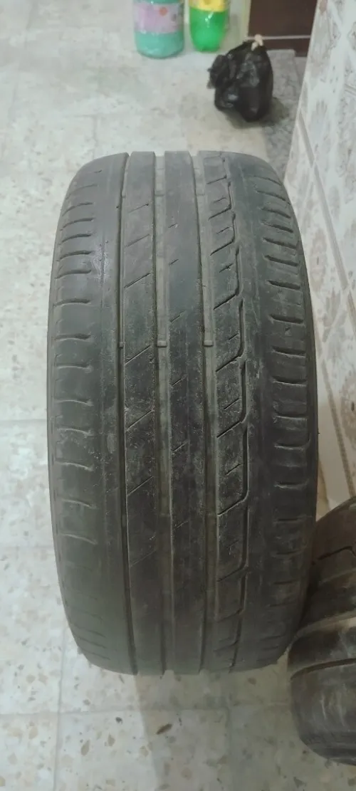 عجلتين (2) مستعملتين 225/45R17 بحالة  جيدة