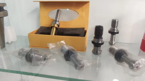 Outillage de tournage et fraisage CNC 
