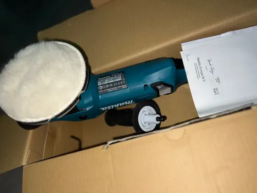 Promotion Ponceuse makita original 