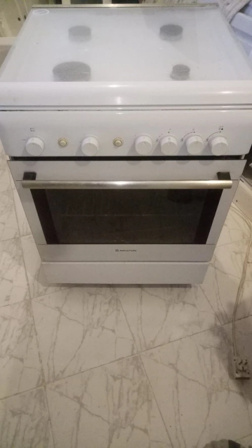 Cuisinière ariston