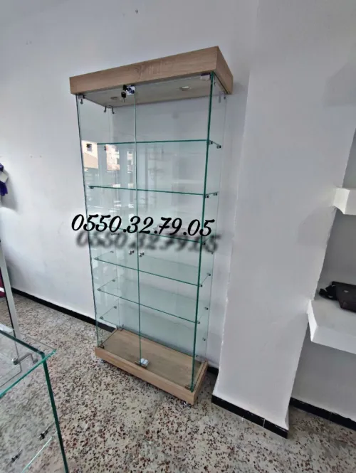 Armoire d'exposition en verre 
