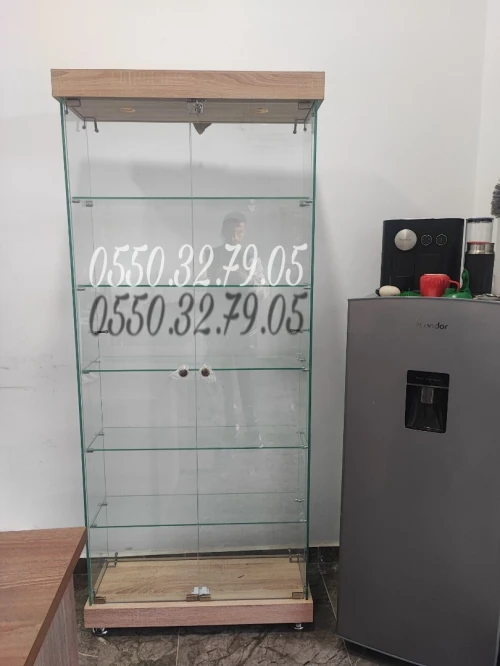 Armoire d'exposition en verre 