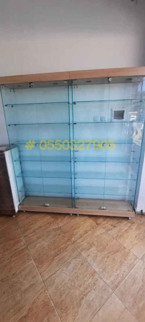 Armoire d'exposition en verre 