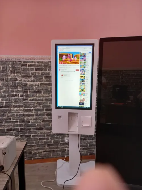 Totem LCD 55 inch et 32 inch 