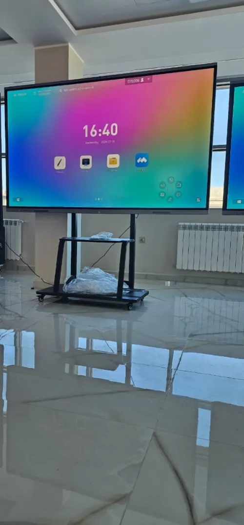 Ecran Interactif 98" Android/Windows 10pro 4k RAM 16GB