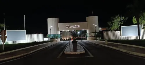 écran LED géant P08 outdoor avec cabinet