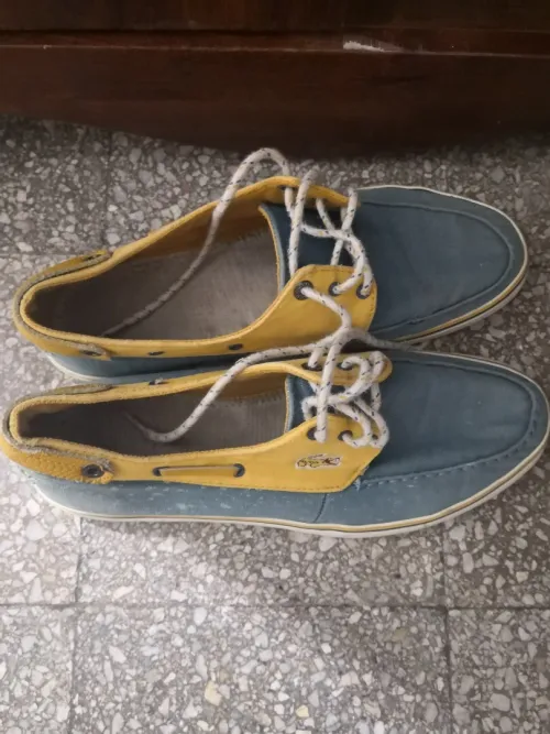 Lots de vêtements plus chaussures 