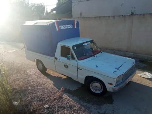 Mazda B 1600 1985 BACHE
