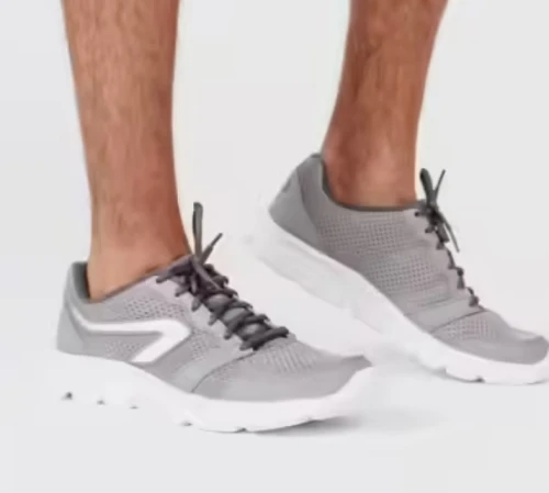 CHAUSSURE DE SPORTS MARQUE DÉCATHLON