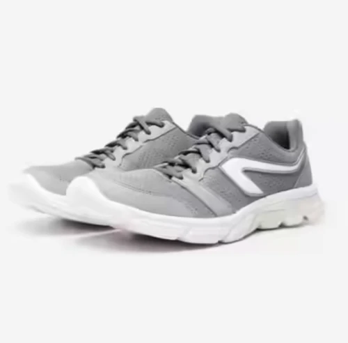 CHAUSSURE DE SPORTS MARQUE DÉCATHLON