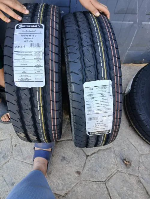 Pneus R15 195/70 Continental