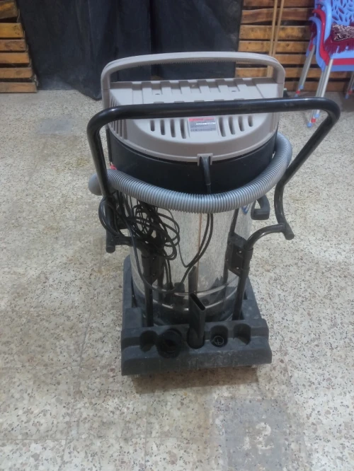 Aspirateur Crown Professionnel CT42029