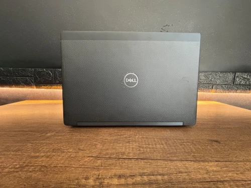 Pc portabl dell latitude 7390