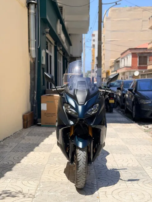 Yamaha Tmax 562 