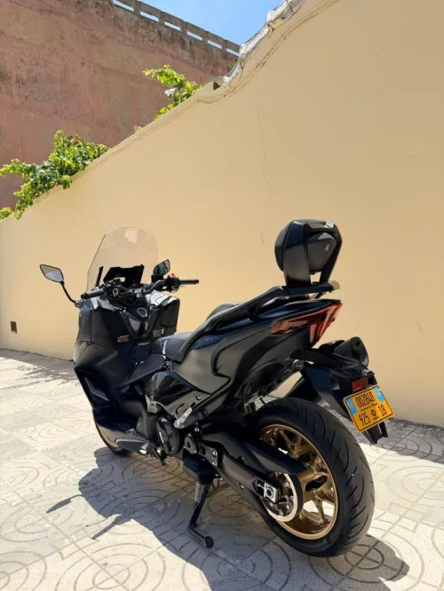 Yamaha Tmax 562 