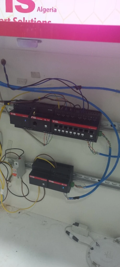 électricien bâtiment domotique (smart home )منازل ذكية) كهربائي)