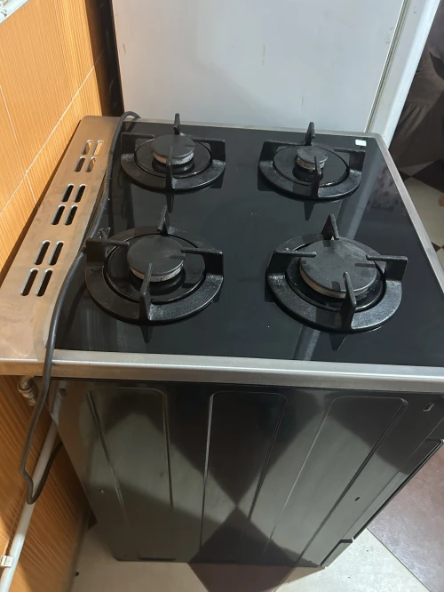 Cuisinière beko 4 feu avec four