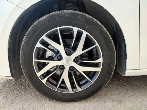 Geely Emgrand 2025 