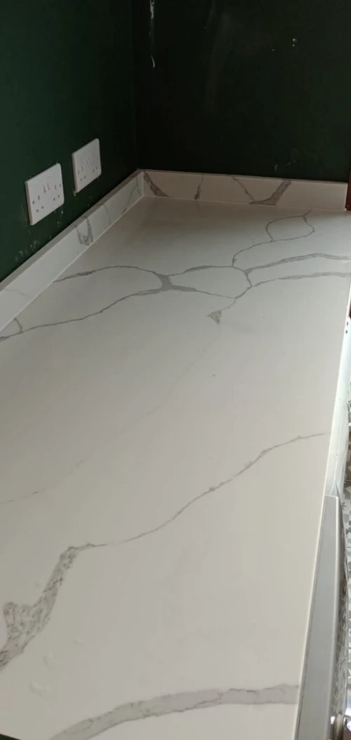 Marbre et Quartz et Granite