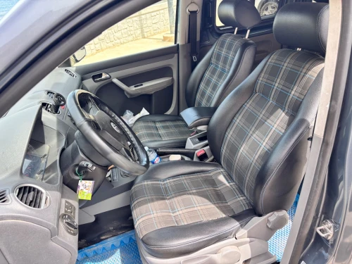 Volkswagen Caddy 2011 