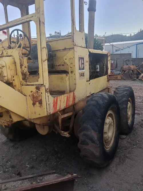 NIVELEUSE Caterpillar 14 E 1985
