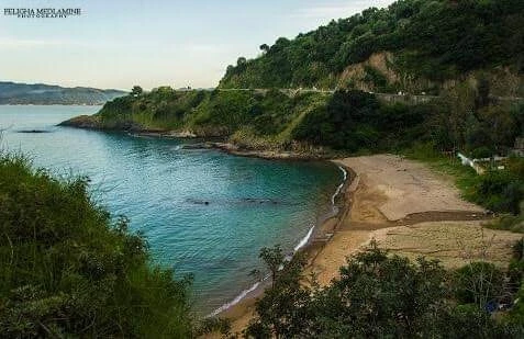 Location vacances Appartement F4 Skikda Collo