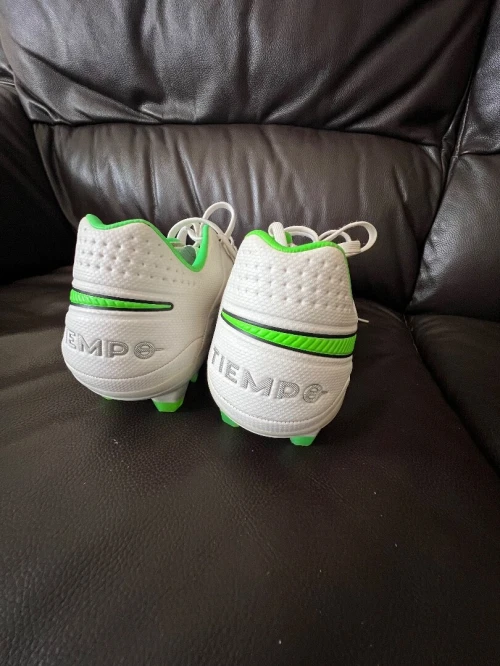 Soulier football