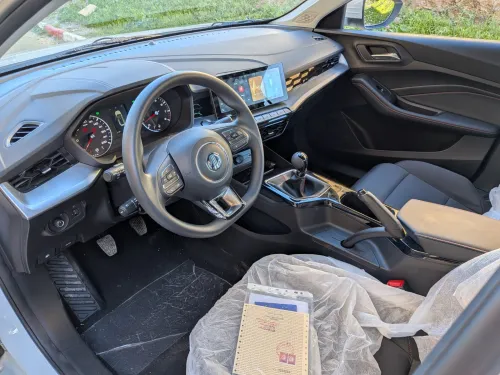 MG MG5 2025 Dubai manuelle