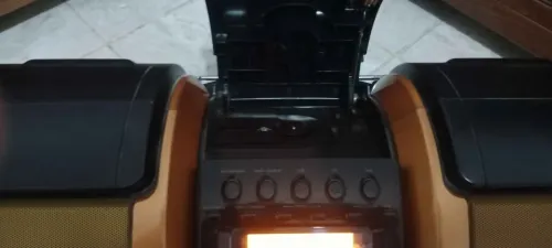 BOMBOX SHARP