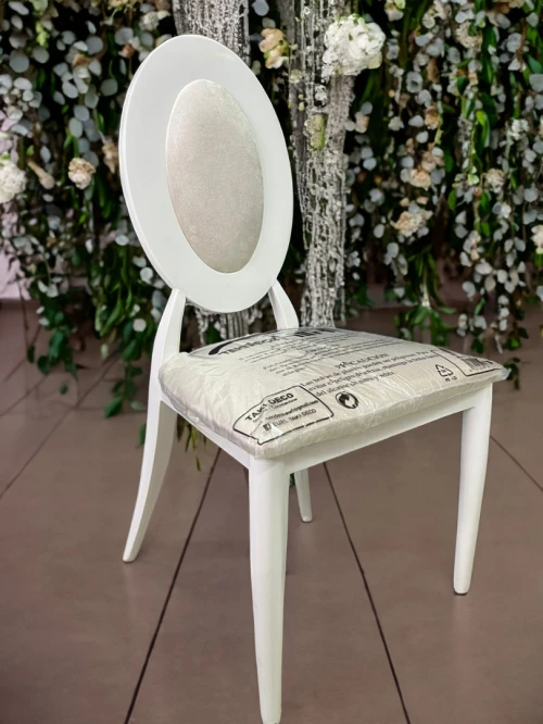 CHAISE MEDAILLON