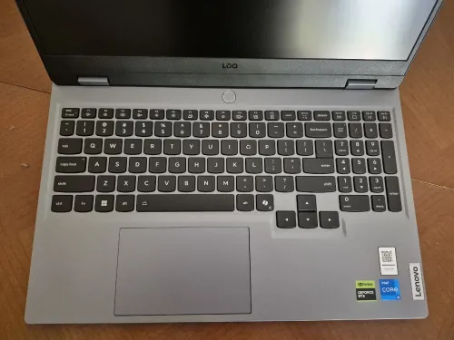 Lenovo LOQ - I5 / 13ém HX - RTX 5050 - Ecran FHD 144 hz + 512 gb SSD