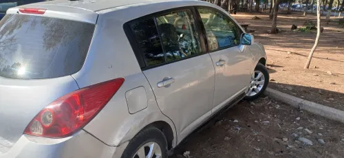 Nissan Tiida 5 portes 2011 Tiida 5 portes