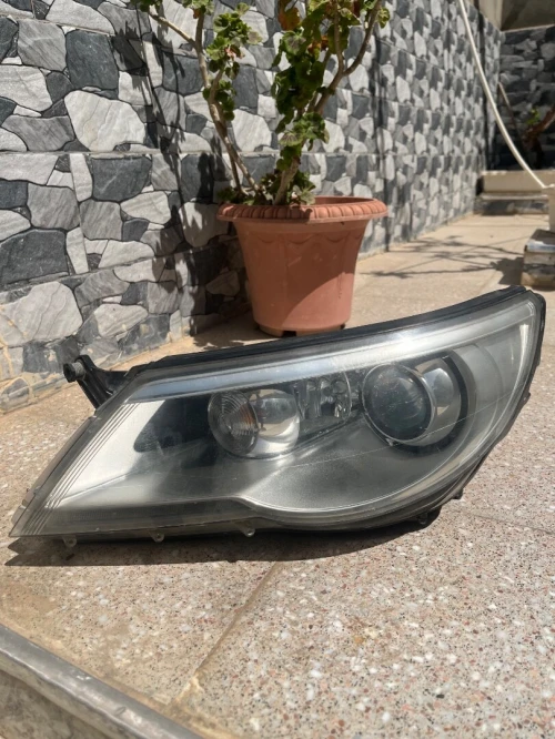Phare tiguan 2010 R line