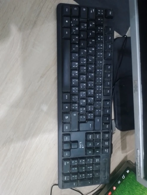 Pc + 2 screen + mouse + keyboard + headphones