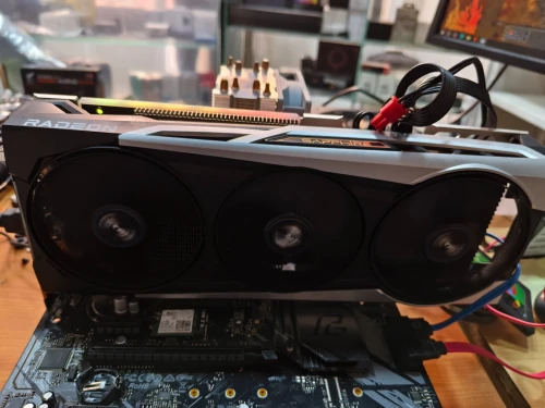 +RX 6700XT 12GB SAPPHIRE NITRO