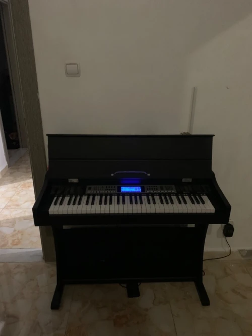 Piano synthétique à vendre