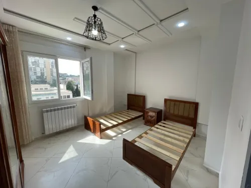 Location Appartement Niveau de villa F3 Alger Hydra