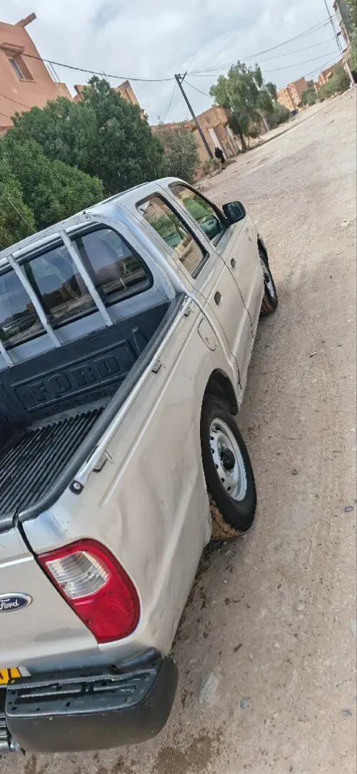 Ford 2900 2005 